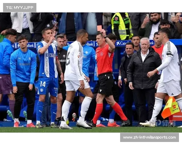 皇马困惑为何裁判判罚总显偏见球队遭遇不公对待的无奈感受 皇马困惑为何裁判判罚总显偏见球队遭遇不公对待的无奈感受